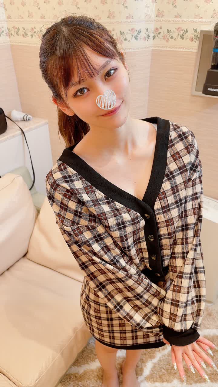 FC2-3150973 探しても見つからない圧倒的美人、乙葉ちゃんに初顔射！！可愛いだけではない圧倒的なエロさ、巨乳、１２月のMVPは彼女で決定です。※お風呂で挿入編は特典となります new