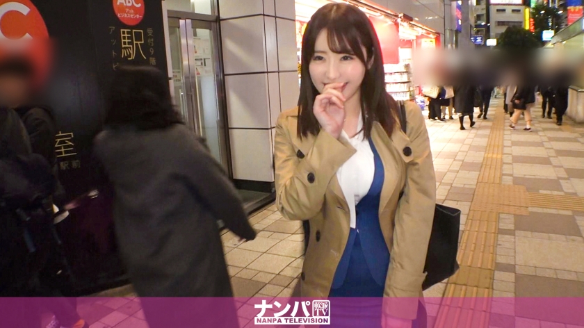 200GANA2225 マ軟派、初撮。 1432 Fカッ美人OLをナン成功！話の流れでおっぱいを後ろから揉めば、メと言いながらも甘い吐息を漏らして感じ始め、最後は男優の上で自ら腰を振り巨乳を揺らしながらセックスに夢中！！..