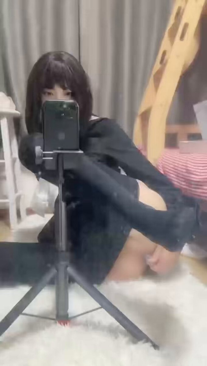大小非常适合我的穴穴，弄得我高潮得太快了射的到处都是，视频里的玩具